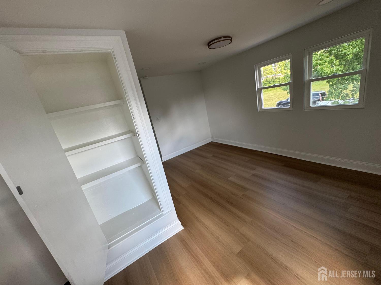109 W Arthur Place Iselin NJ 08830