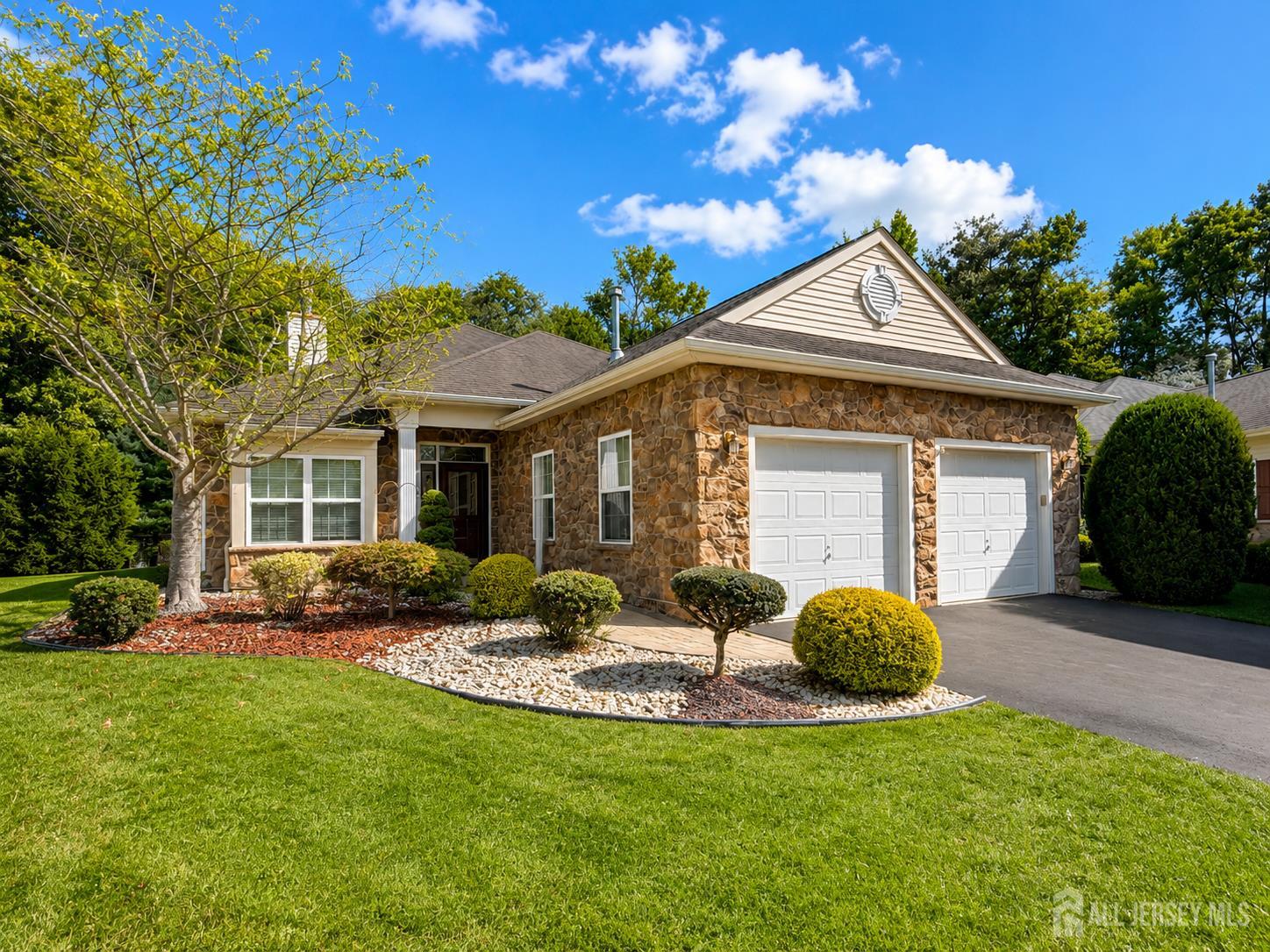 111 Fontaine Court Monroe NJ 08831
