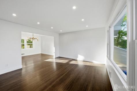 684 West Avenue Sewaren NJ 07077