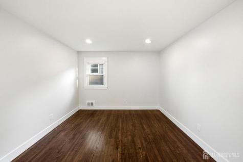 684 West Avenue Sewaren NJ 07077