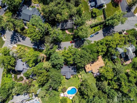 9 Clive Hills Road Edison NJ 08820