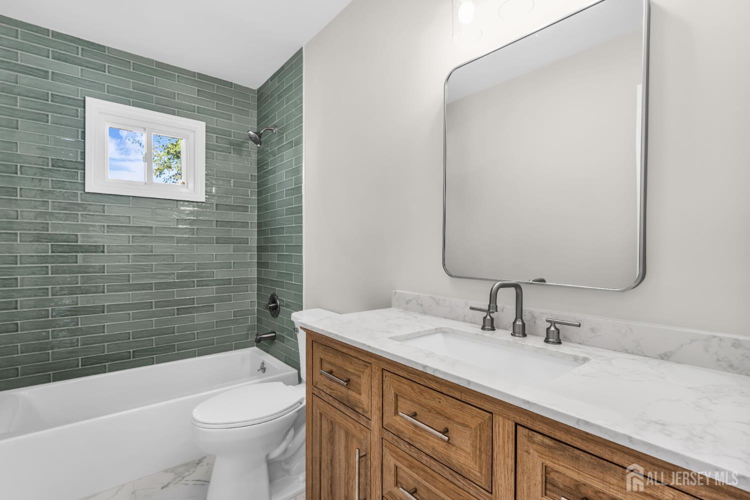 168 Milton Avenue Aberdeen NJ 07721
