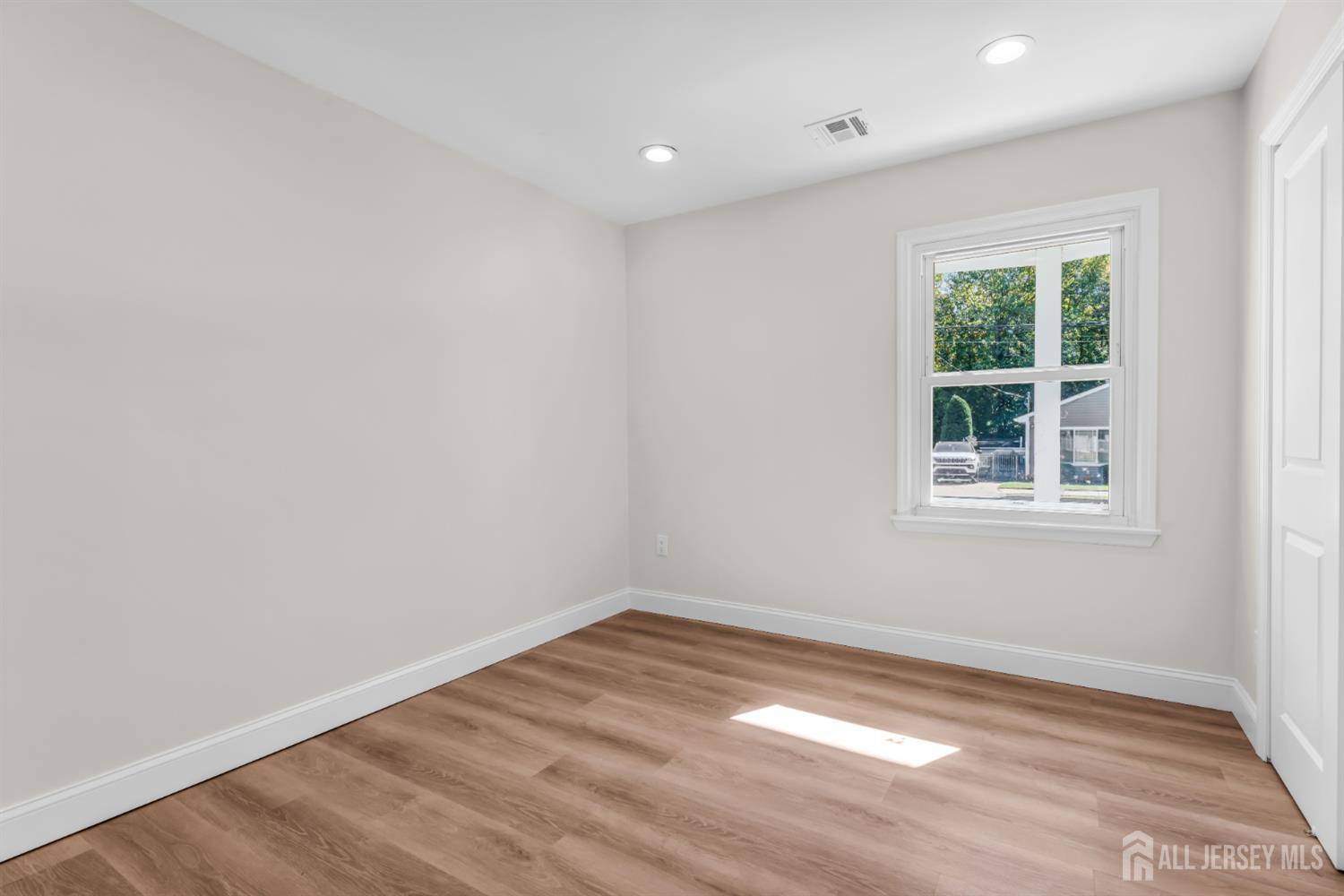 168 Milton Avenue Aberdeen NJ 07721