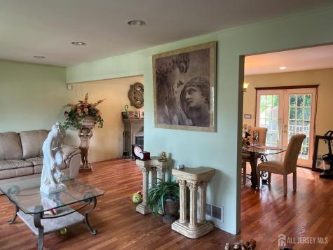 105 Howard Avenue Edison NJ 08837