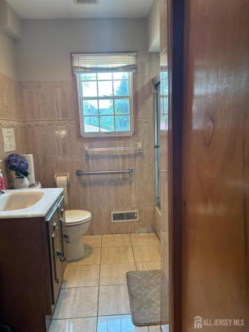 105 Howard Avenue Edison NJ 08837