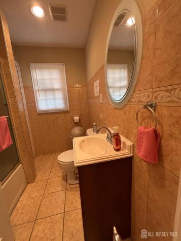 105 Howard Avenue Edison NJ 08837