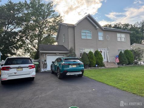 105 Howard Avenue Edison NJ 08837