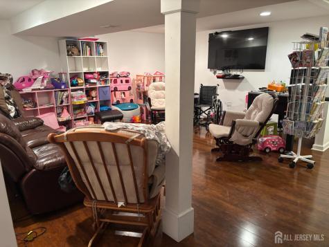 105 Howard Avenue Edison NJ 08837