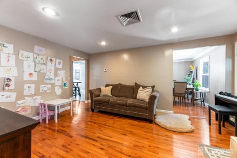 3 Minnisink Avenue Sayreville NJ 08872