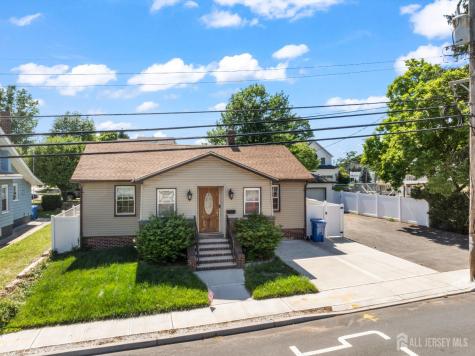 3 Minnisink Avenue Sayreville NJ 08872
