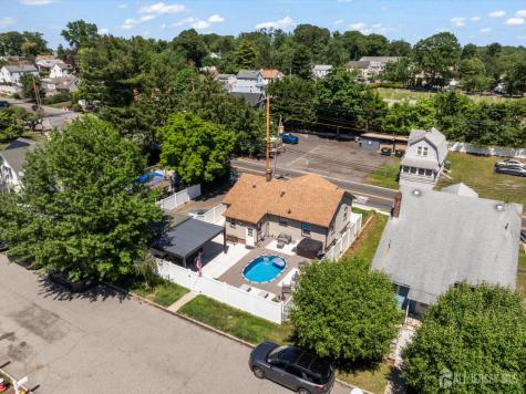 3 Minnisink Avenue Sayreville NJ 08872