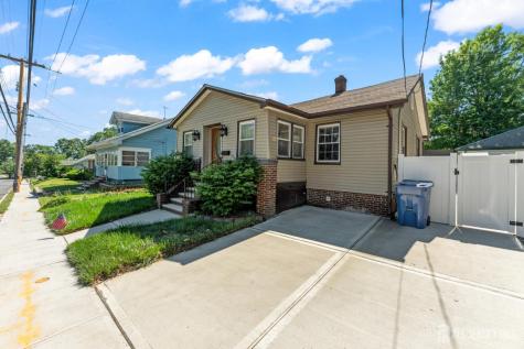 3 Minnisink Avenue Sayreville NJ 08872