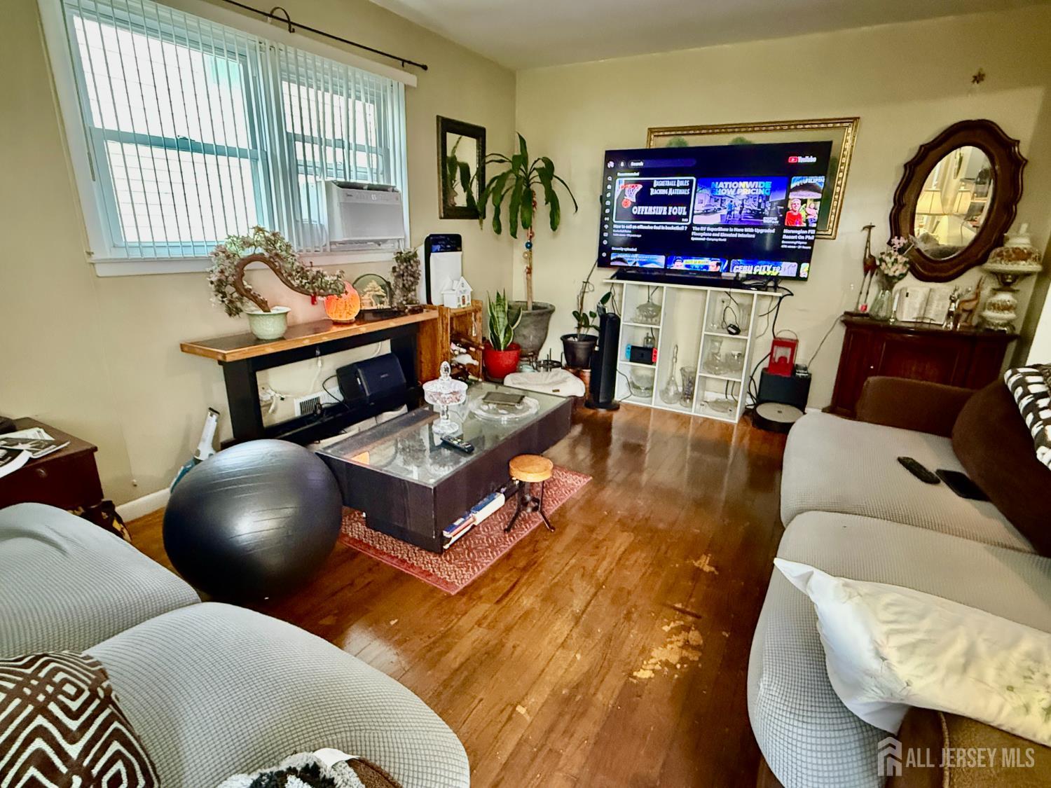 114 Maple Street Colonia NJ 07067