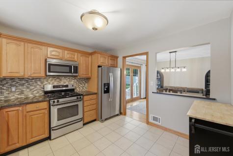 31 Middle Hill Road Colonia NJ 07067