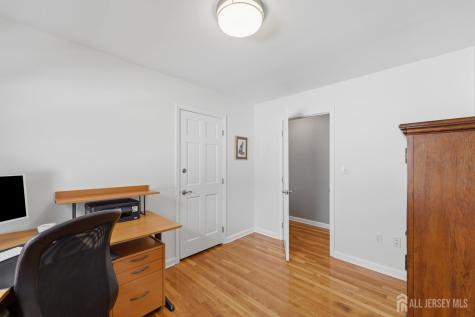 31 Middle Hill Road Colonia NJ 07067