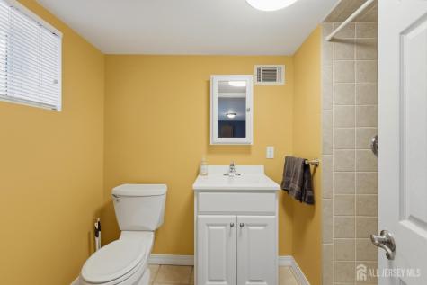 31 Middle Hill Road Colonia NJ 07067