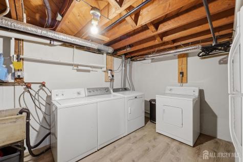 31 Middle Hill Road Colonia NJ 07067