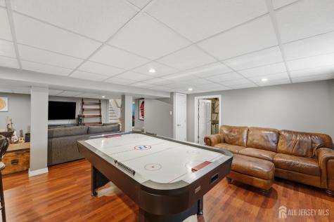31 Middle Hill Road Colonia NJ 07067