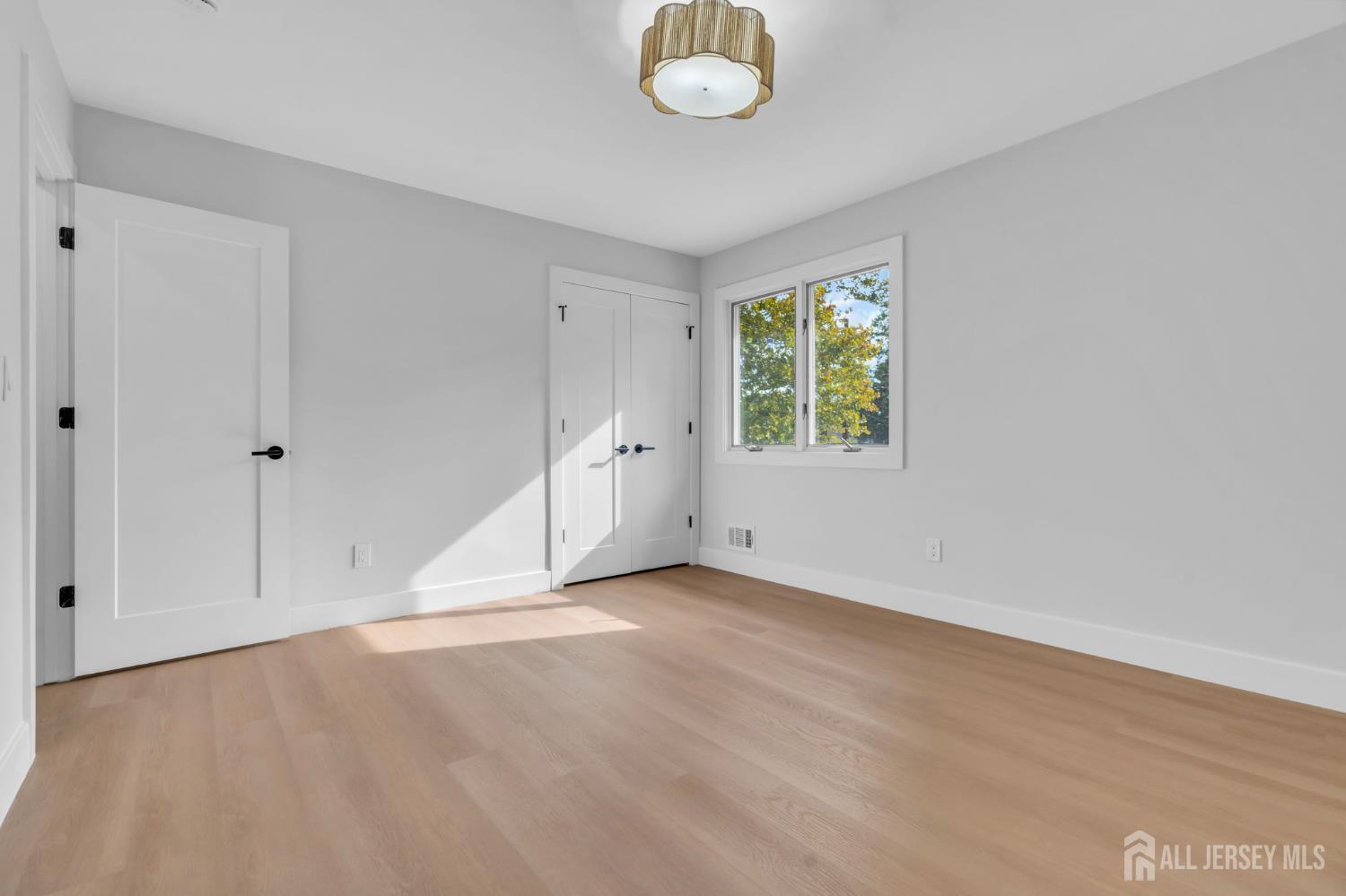 24 Dewey Drive New Brunswick NJ 08901