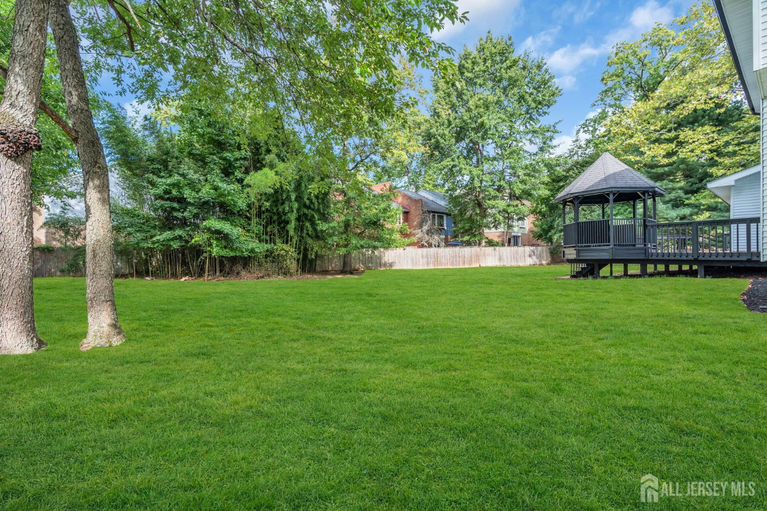 24 Dewey Drive New Brunswick NJ 08901
