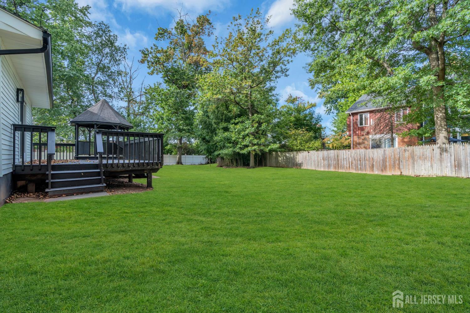 24 Dewey Drive New Brunswick NJ 08901