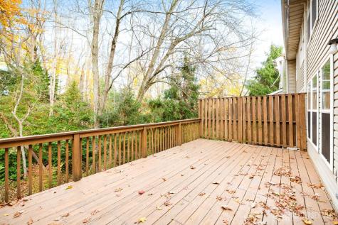 18 Parkside Drive Jamesburg NJ 08831