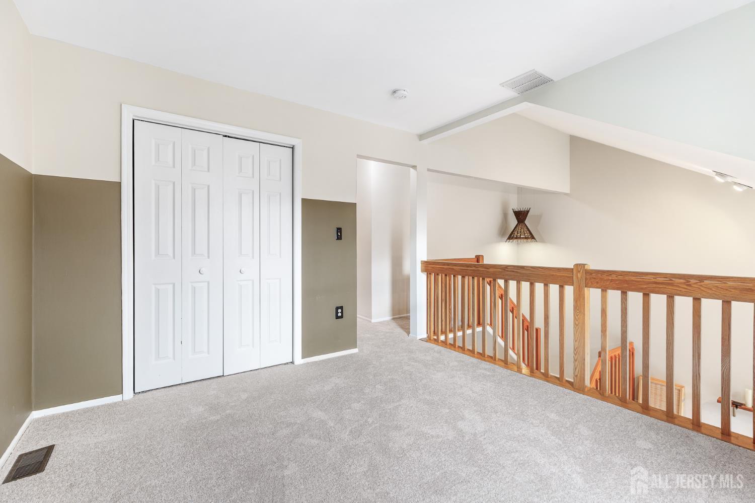 18 Parkside Drive Jamesburg NJ 08831