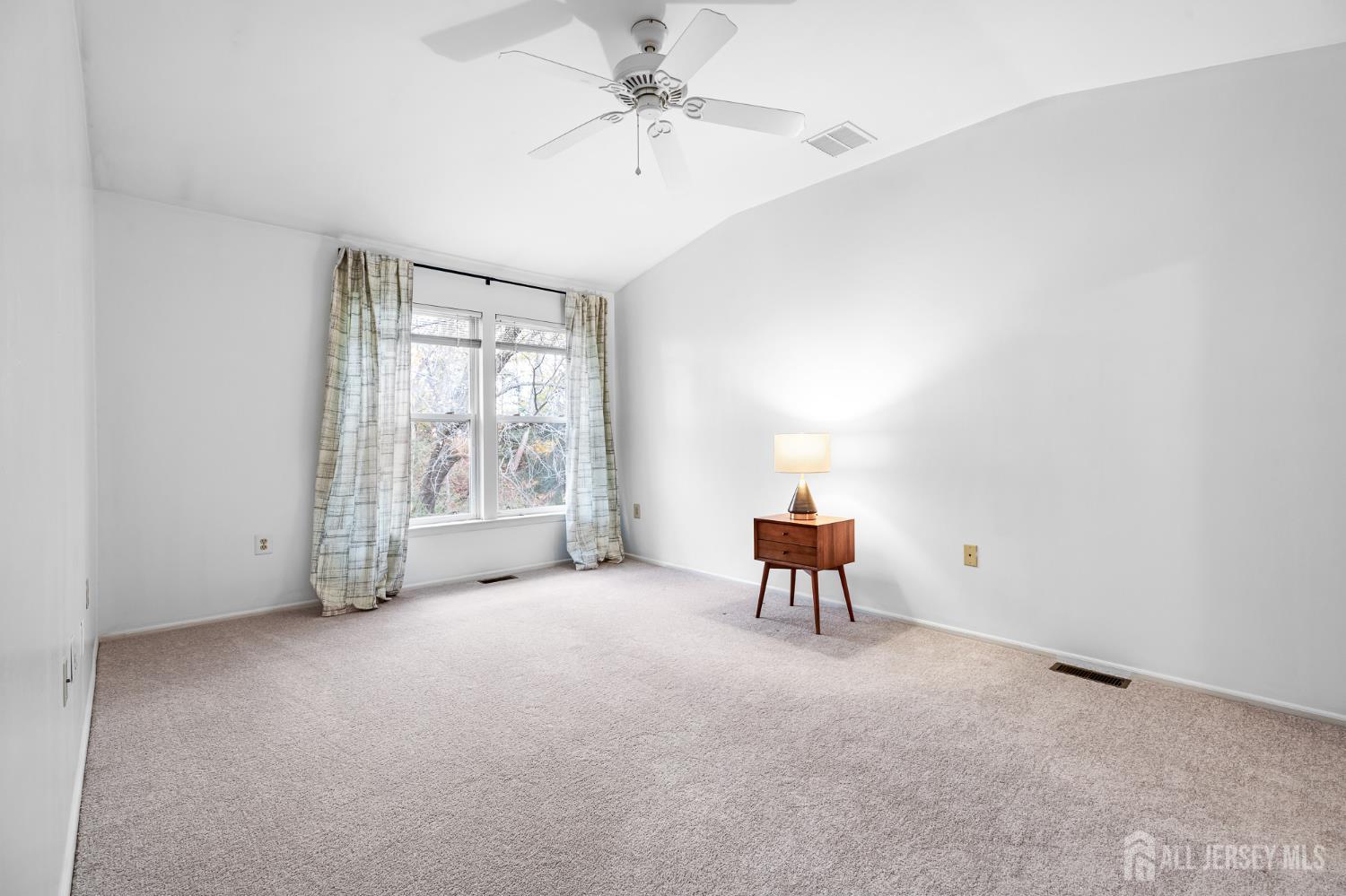 18 Parkside Drive Jamesburg NJ 08831