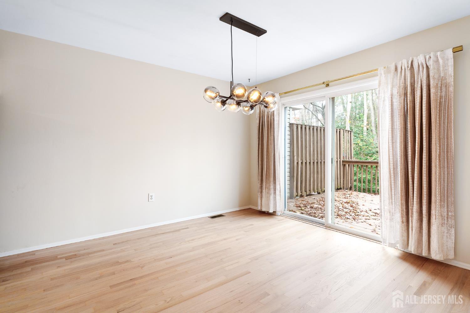 18 Parkside Drive Jamesburg NJ 08831