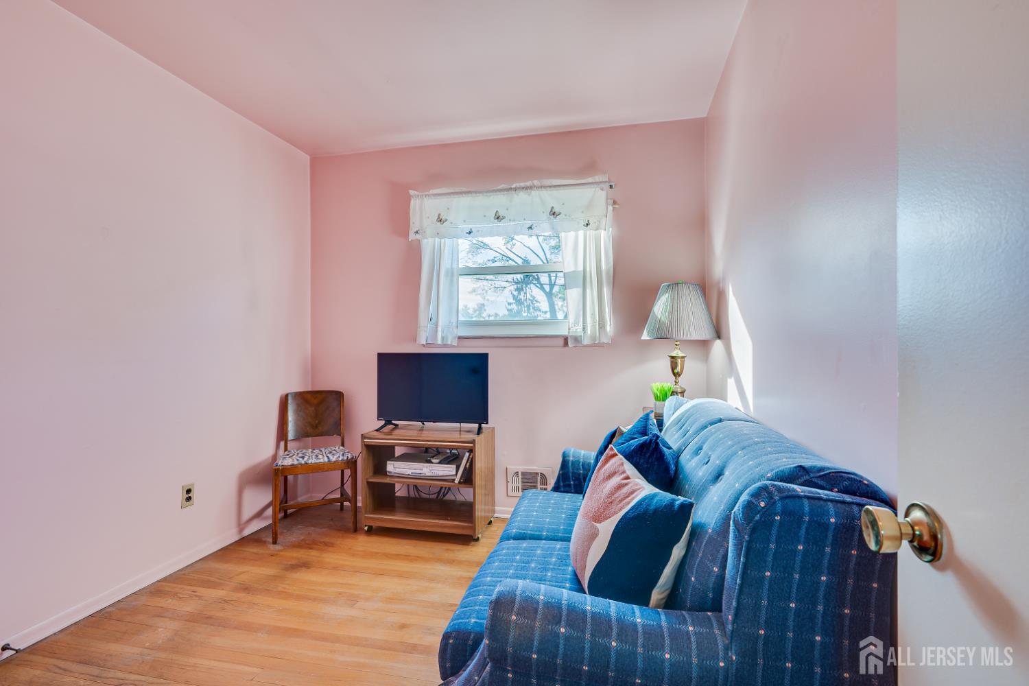6 Sheffield Place Metuchen NJ 08840