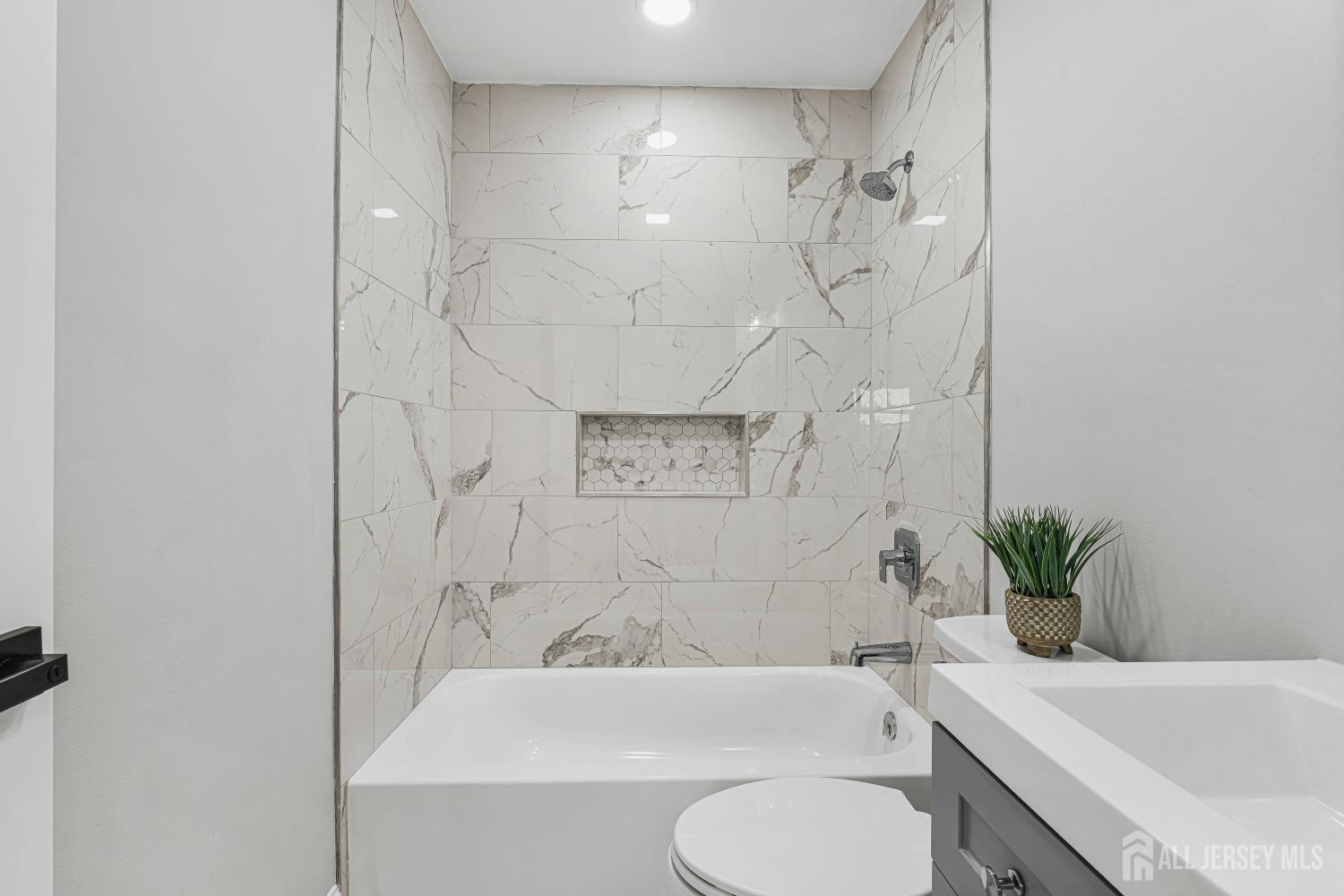 68 Elliot Place Edison NJ 08817