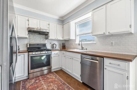 10 Peachtree Lane Jamesburg NJ 08831