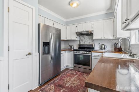 10 Peachtree Lane Jamesburg NJ 08831