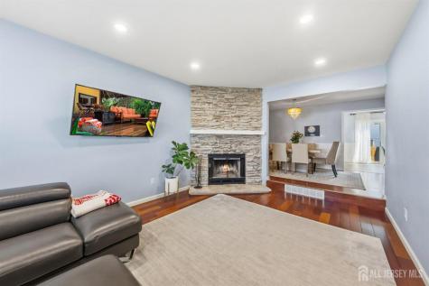 10 Peachtree Lane Jamesburg NJ 08831