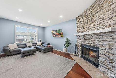 10 Peachtree Lane Jamesburg NJ 08831