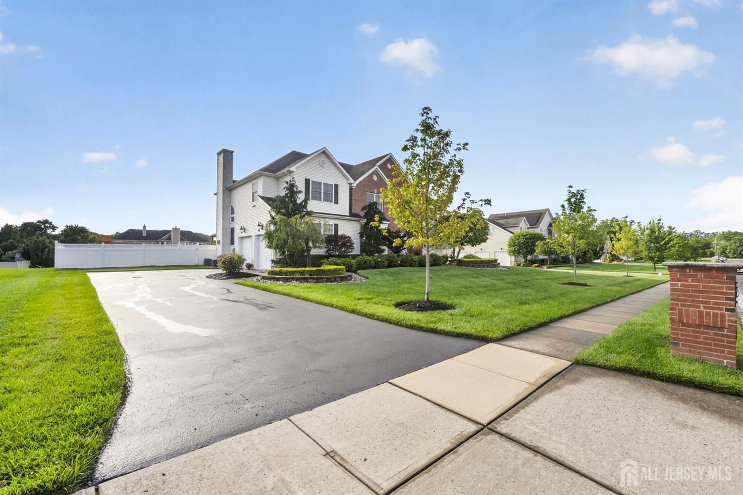 5 Adam Court Monroe NJ 08831