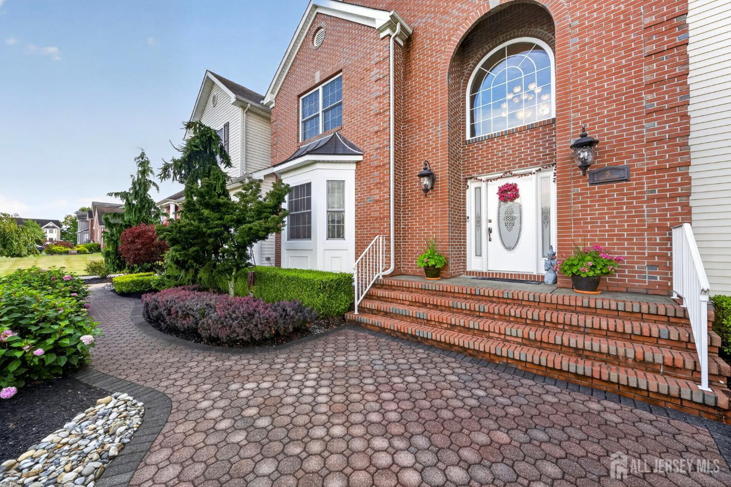 5 Adam Court Monroe NJ 08831
