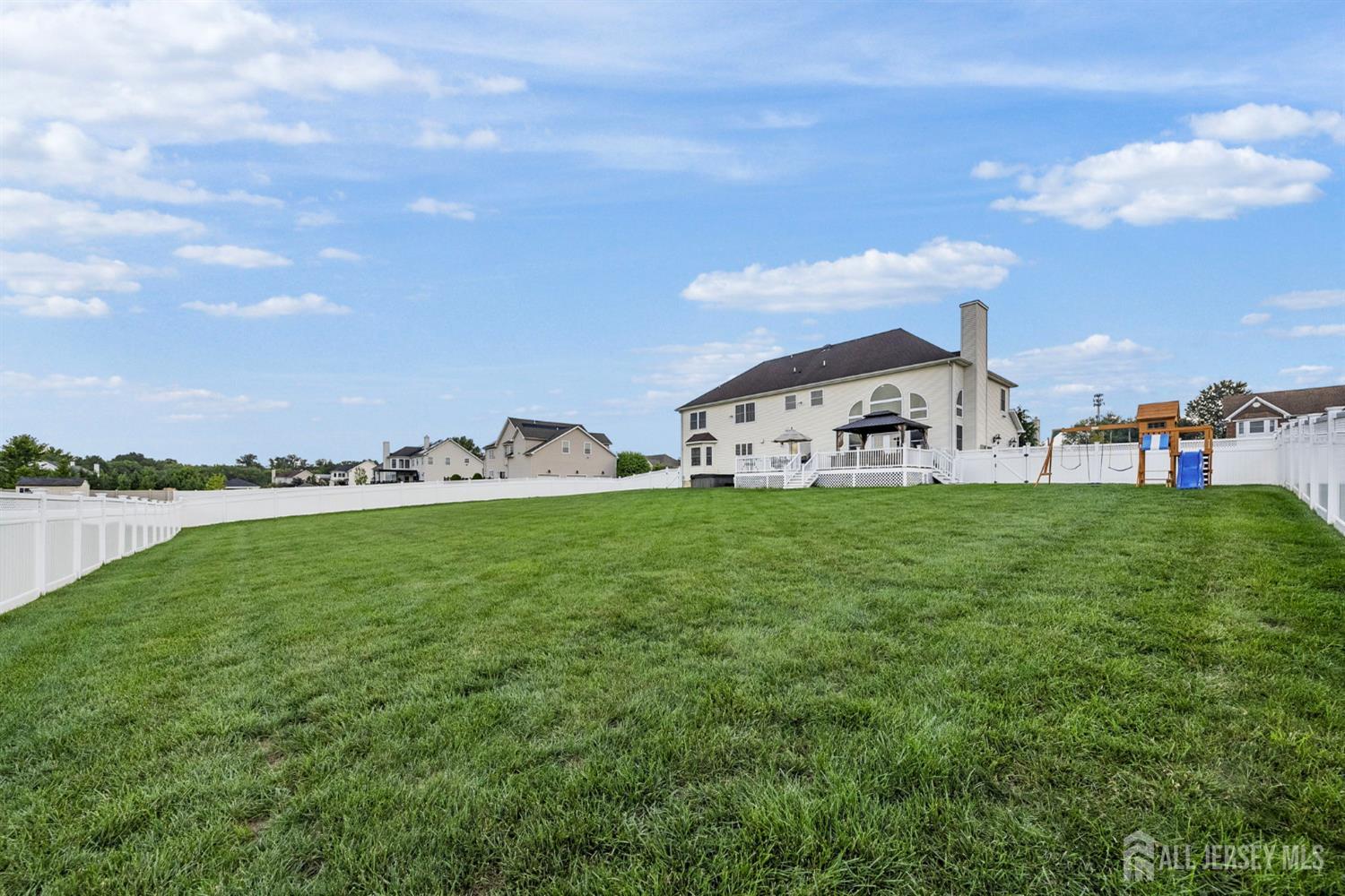 5 Adam Court Monroe NJ 08831