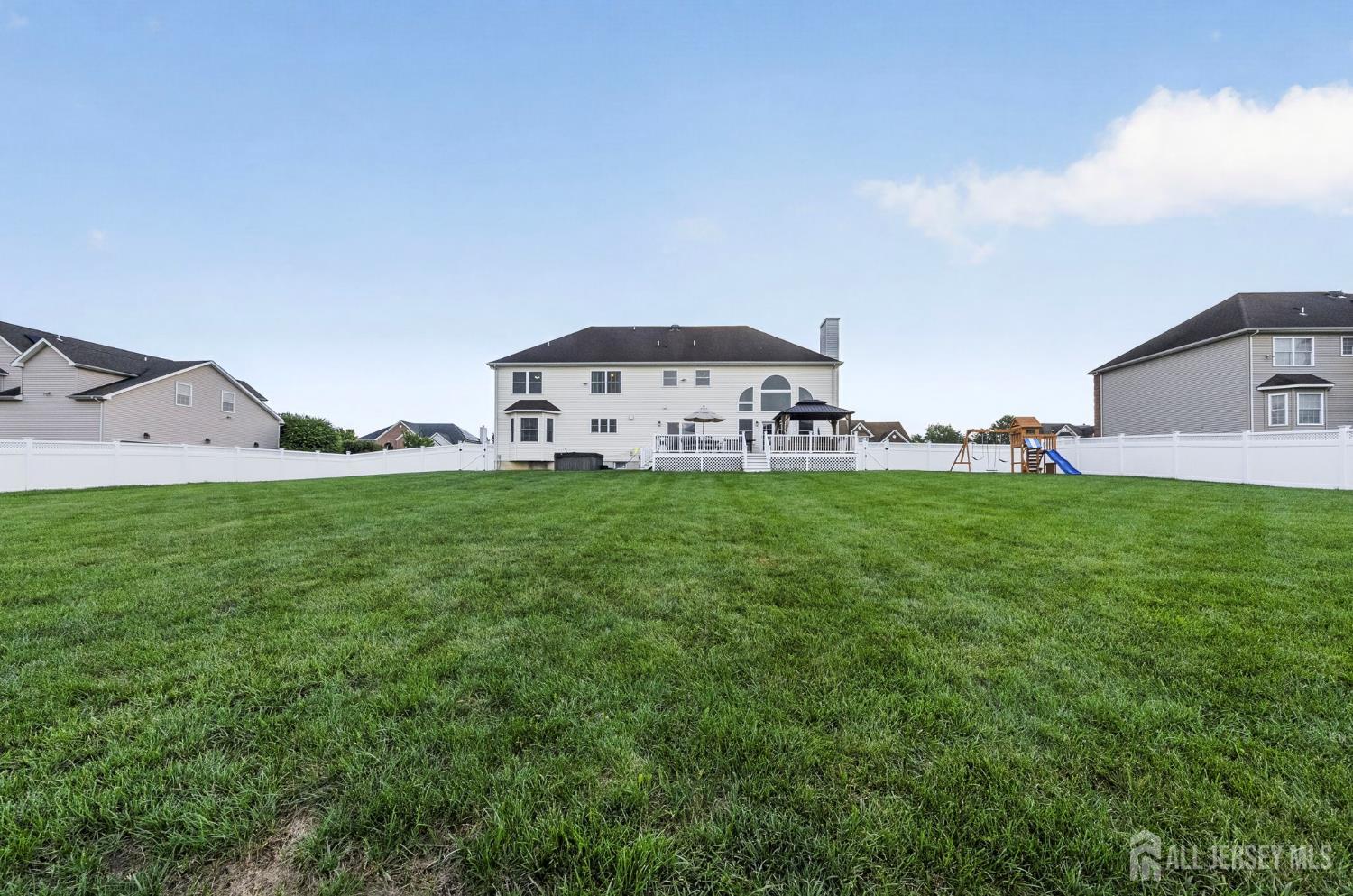 5 Adam Court Monroe NJ 08831