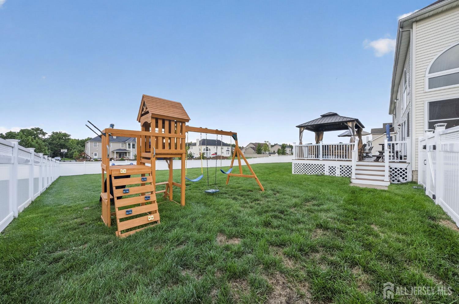 5 Adam Court Monroe NJ 08831