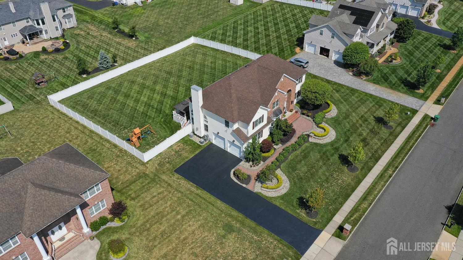 5 Adam Court Monroe NJ 08831