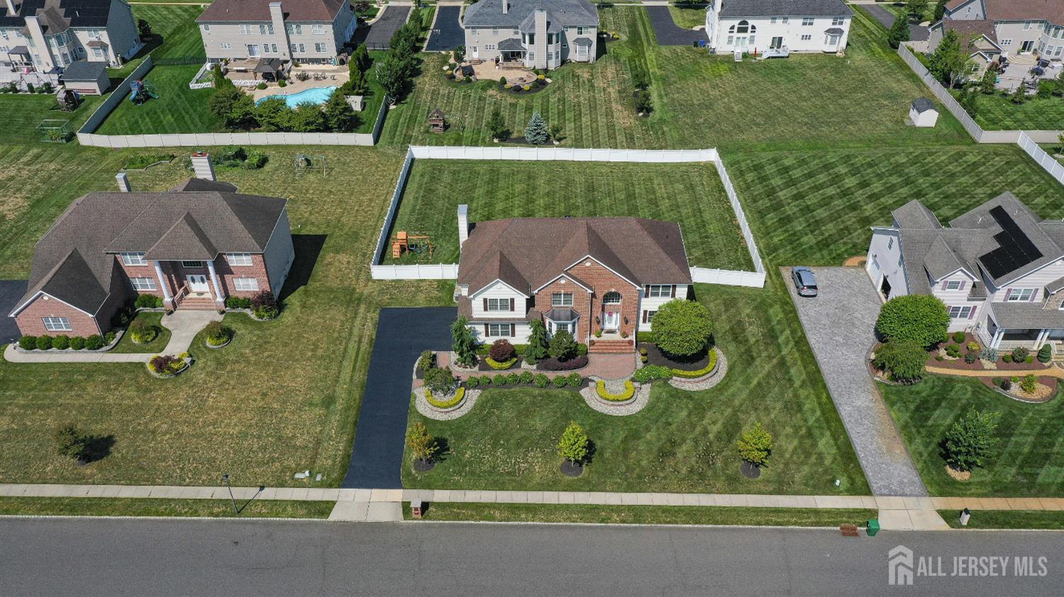 5 Adam Court Monroe NJ 08831