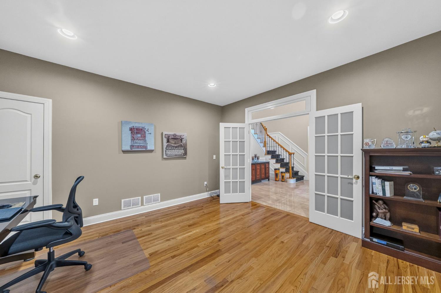 5 Adam Court Monroe NJ 08831