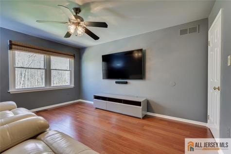 13 Patricia Way South Brunswick NJ 08824