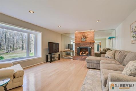 13 Patricia Way South Brunswick NJ 08824