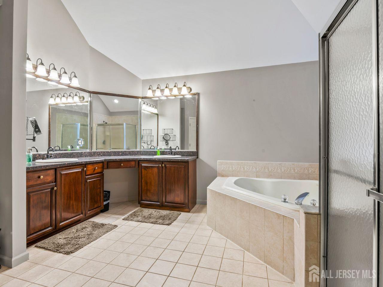 5 Black Oak Court Monroe NJ 08831