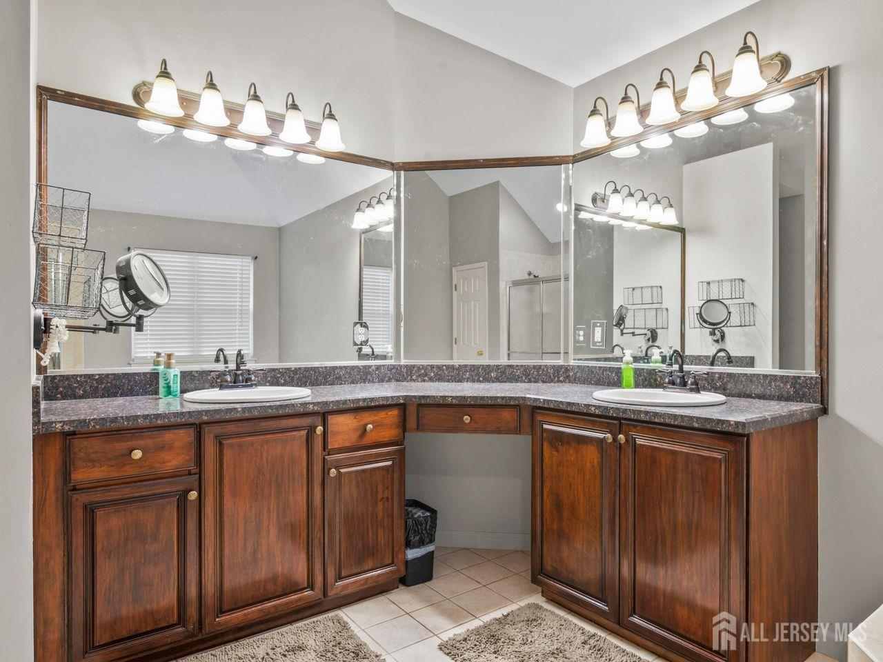 5 Black Oak Court Monroe NJ 08831