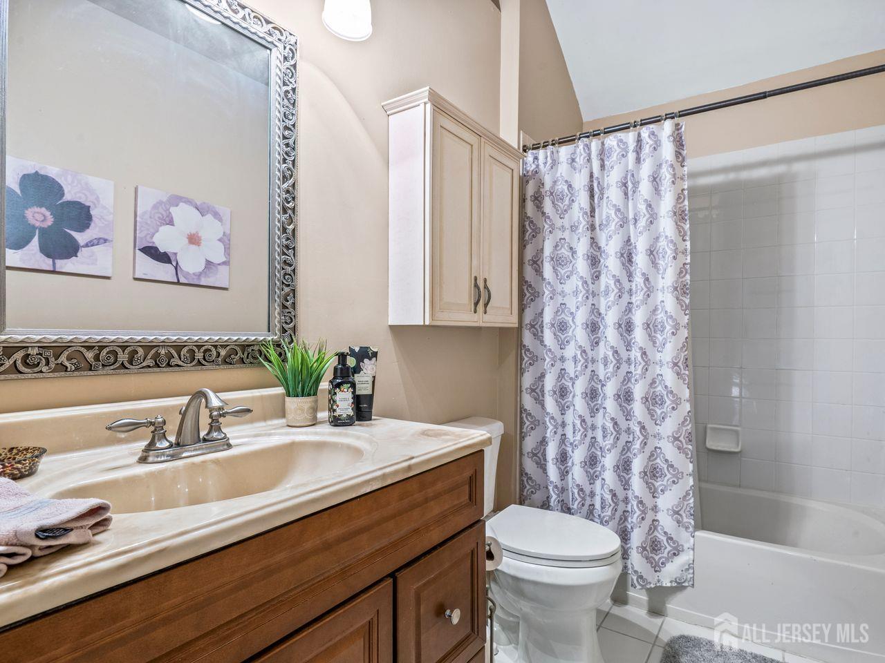 5 Black Oak Court Monroe NJ 08831
