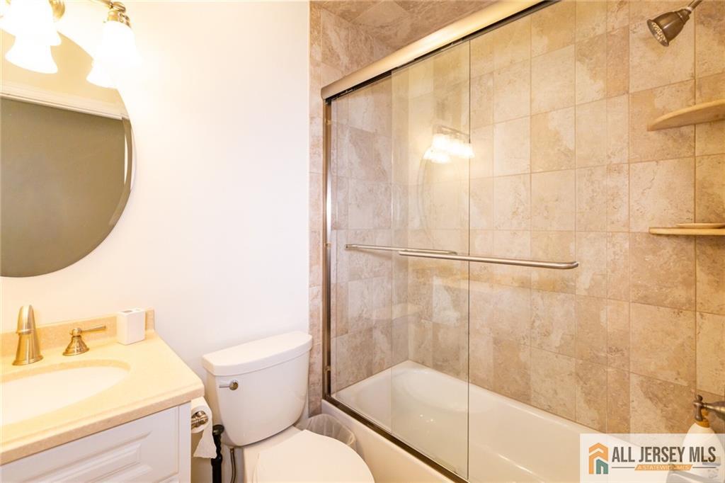17 Heritage Court Ewing NJ 08628