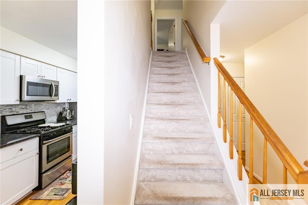 17 Heritage Court Ewing NJ 08628